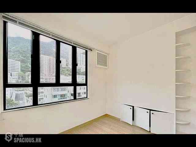 Happy Valley - Holly Court 04