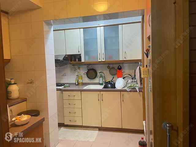 Wan Chai - Phoenix Court Block 4 01