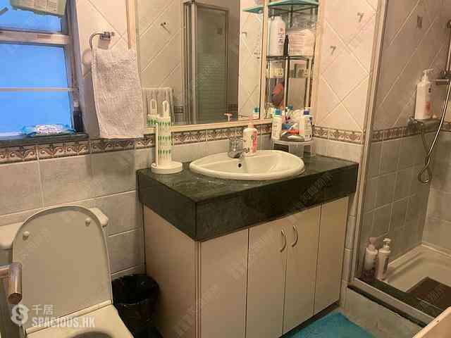 Wan Chai - Phoenix Court Block 4 05