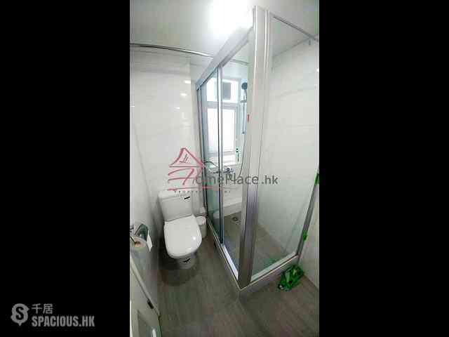 Sheung Wan - Luen Yick Building 05