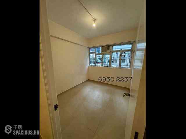 Wan Chai - Kwong Wing House 02