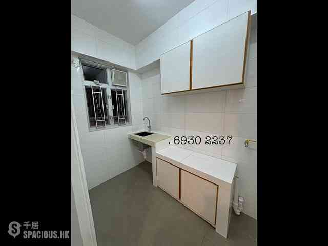 Wan Chai - Kwong Wing House 04