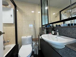 Kennedy Town - The Merton Tower 1 07