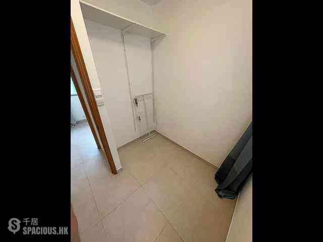 Sai Ying Pun - Koon Wah Building 03