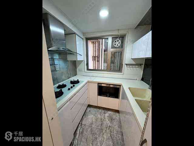 Tai Kok Tsui - Harbour Green Tower 6 05
