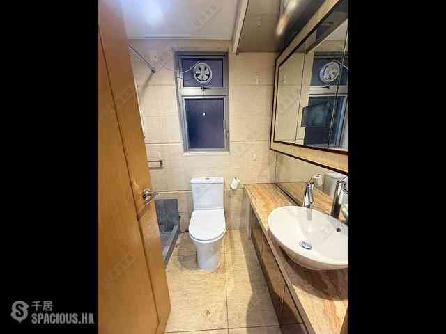 Tai Kok Tsui - Harbour Green Tower 6 04