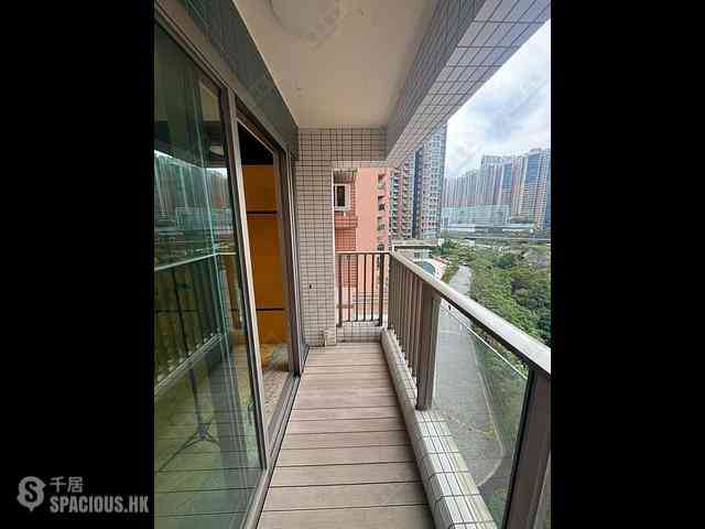 Tai Kok Tsui - Harbour Green Tower 6 09
