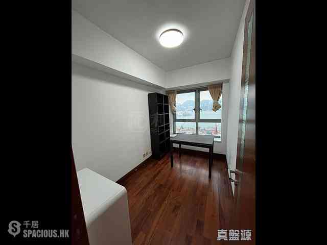 West Kowloon - The Harbourside Block 1 01