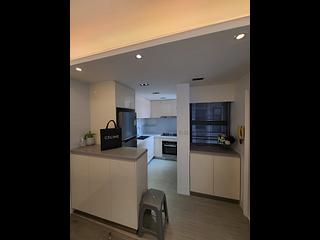 Mid Levels West - Euston Court 03