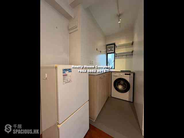 Sai Ying Pun - Tung Cheung Building 06