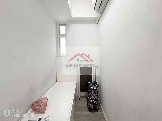Wan Chai - Sun Tao Building 08