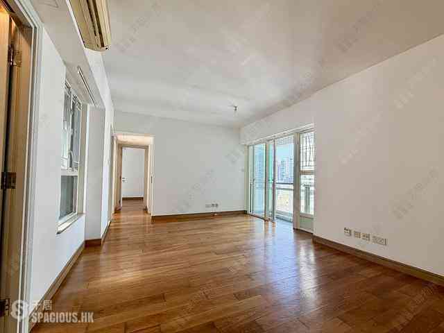 Soho - Centrestage 01