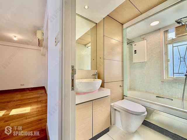 Soho - Centrestage 12