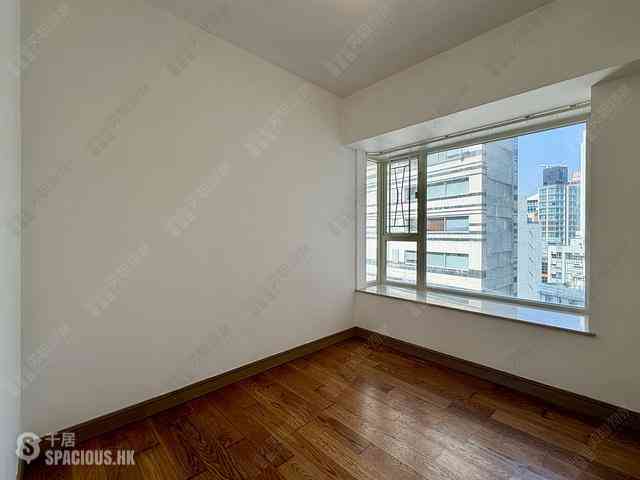 Soho - Centrestage 18