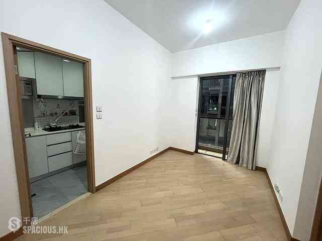 Sai Wan Ho - 18, Upper East 01