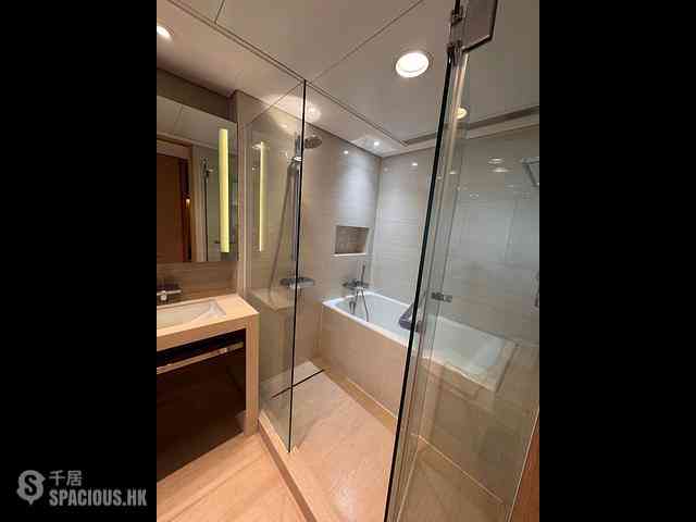 Wan Chai - Convention Plaza Apartments 04
