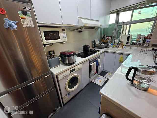 Tung Chung - Coastal Skyline Phase 1 Block 3 10