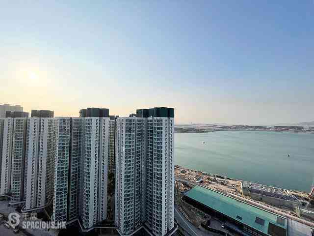Tung Chung - Century Link Phase 1 Tower 3A 01