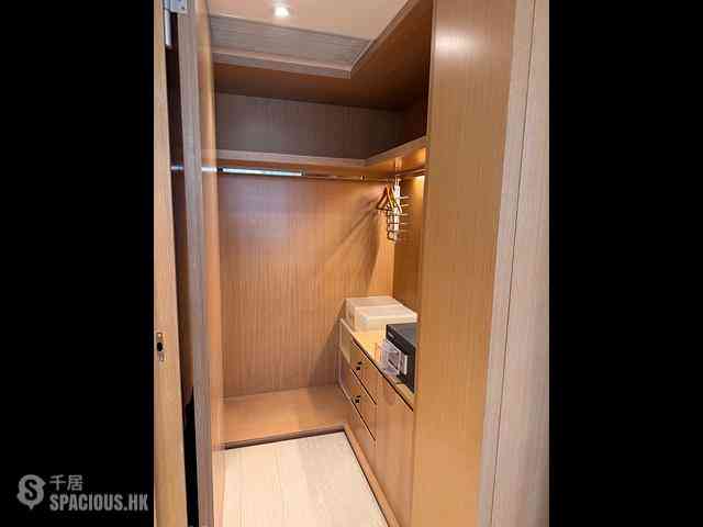 Wan Chai - Convention Plaza Apartments 05