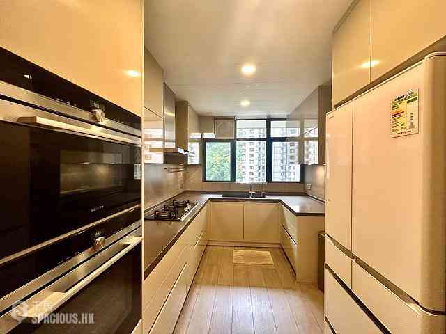 Mid Levels Central - Clovelly Court Block 2 06