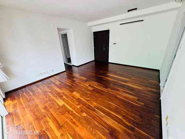 Soho - Centrestage 03