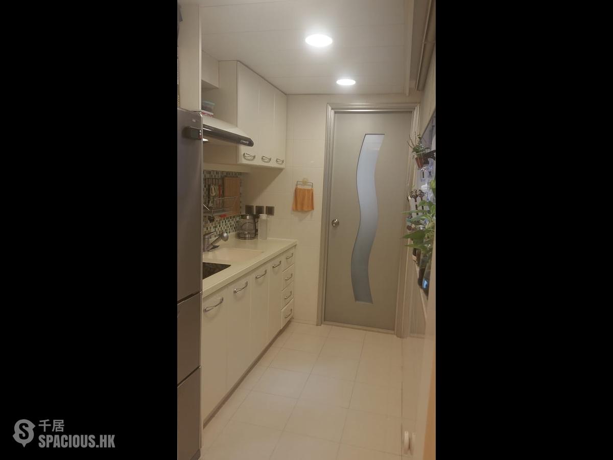 Wan Chai - 100-102, Thomson Road 01