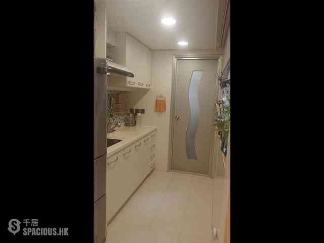 Wan Chai - 100-102, Thomson Road 01