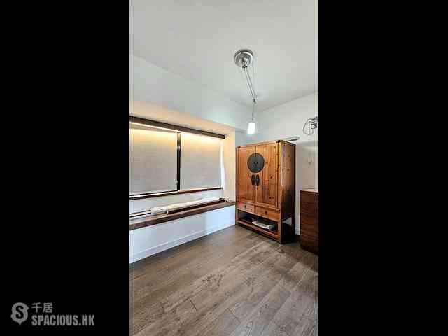 Wan Chai - Silvervale Mansion 03