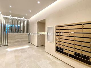 Happy Valley - Beverly Hill 03