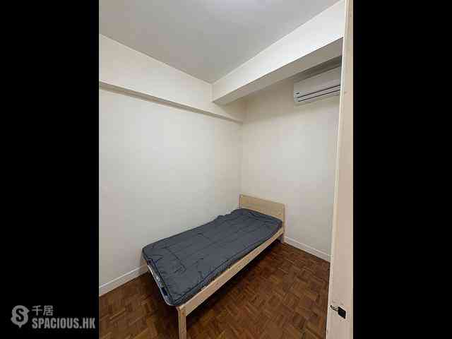Sai Ying Pun - Tone Hing Building 03