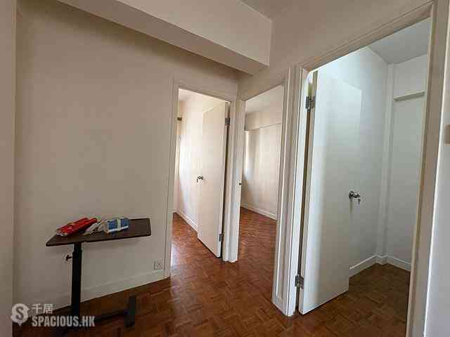 Sai Ying Pun - Tone Hing Building 04