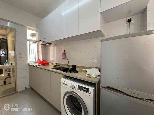 Sai Ying Pun - Tone Hing Building 09