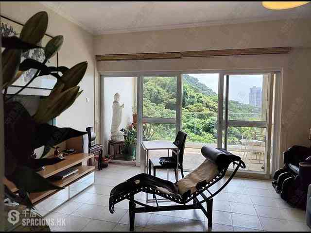 Repulse Bay - Sea Cliff Mansions 01