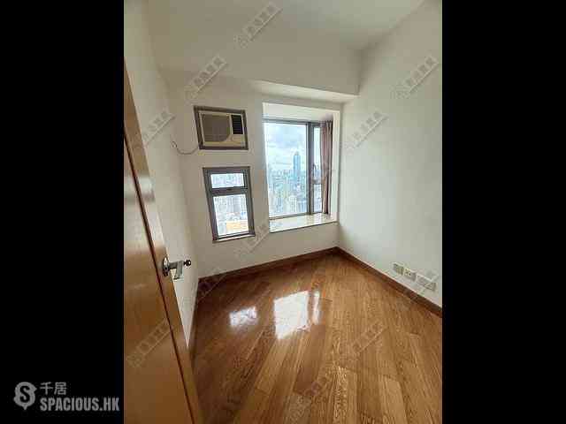 Tai Kok Tsui - Harbour Green Tower 5 04