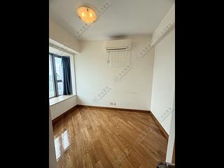 Tai Kok Tsui - Harbour Green Tower 5 06