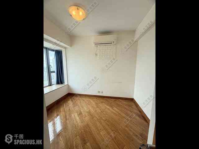 Tai Kok Tsui - Harbour Green Tower 5 06