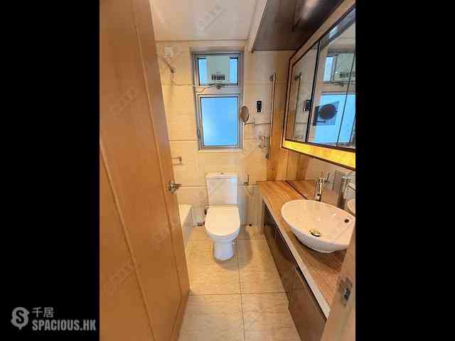 Tai Kok Tsui - Harbour Green Tower 5 07