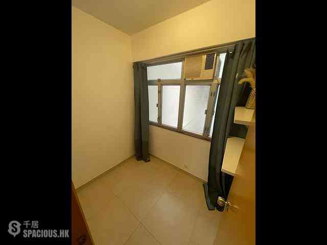 Sai Ying Pun - Koon Wah Building 01