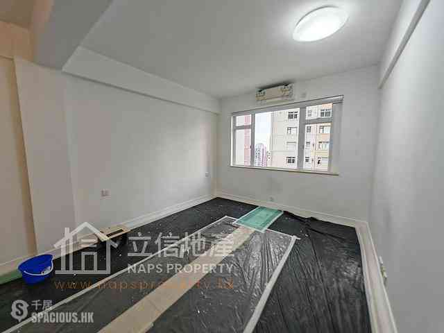 Mid Levels West - Wah Sen Court 09