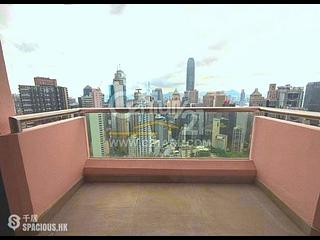 Central - The Albany 02