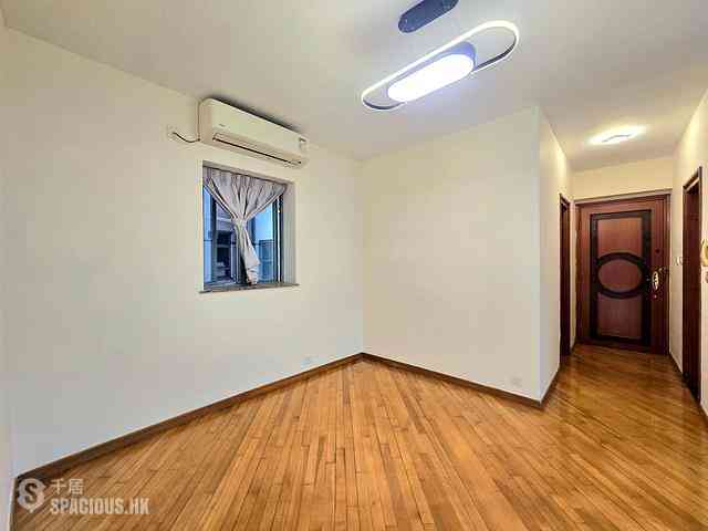 Tung Chung - Tung Chung Crescent 06
