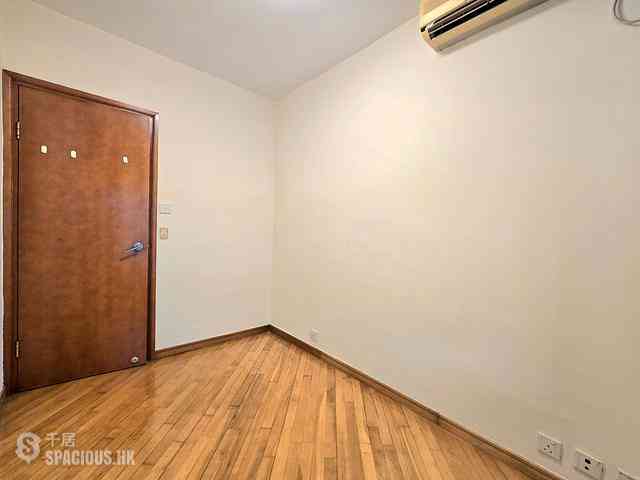 Tung Chung - Tung Chung Crescent 17