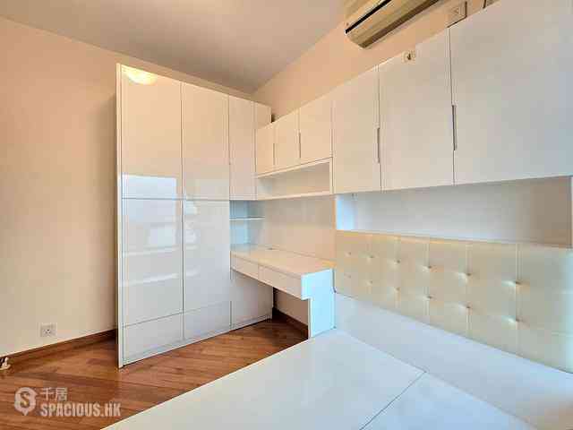 Tung Chung - Tung Chung Crescent 15