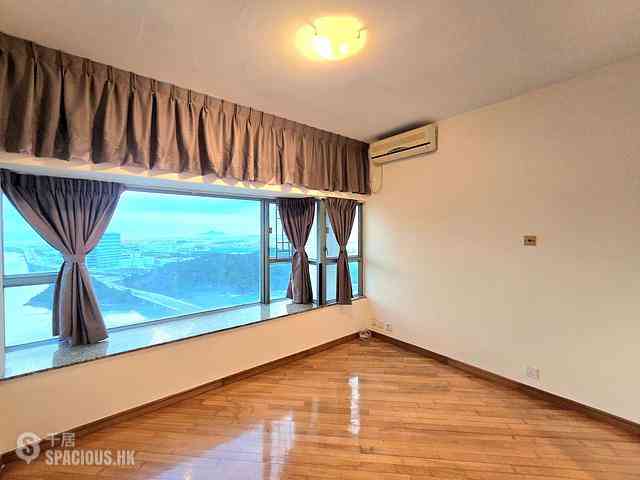 Tung Chung - Tung Chung Crescent 18