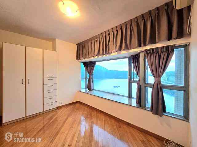 Tung Chung - Tung Chung Crescent 20