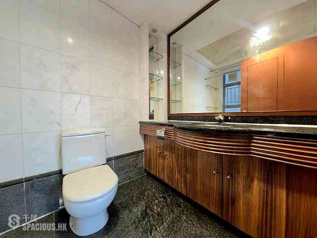 Tung Chung - Tung Chung Crescent 22