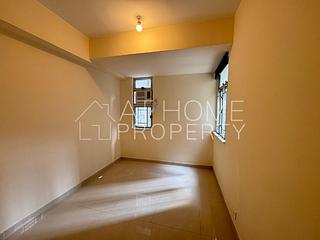 Mid Levels Central - On Fung Building 02