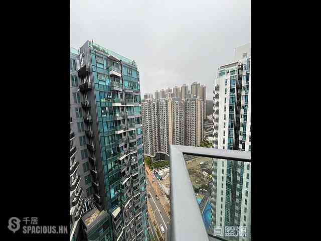 Tseung Kwan O - Twin Peaks Block 2 03