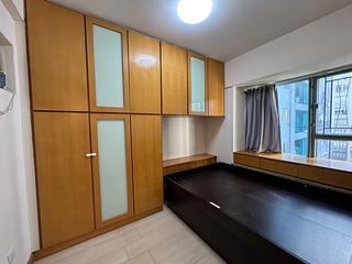 Sheung Wan - Queen's Terrace Block 3 07