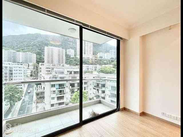 Happy Valley - Holly Court 02
